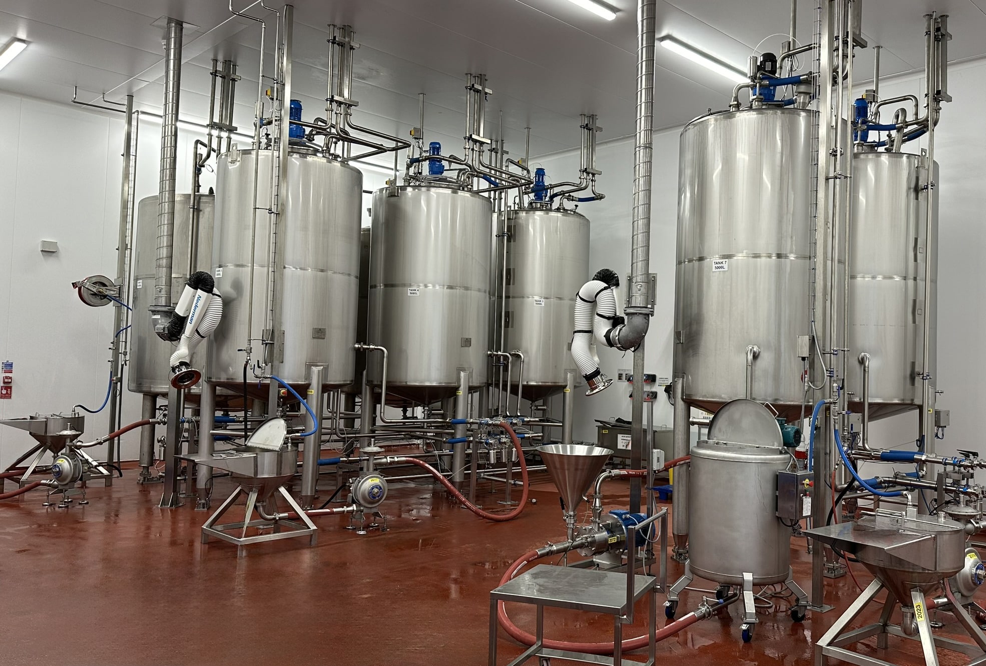 beverage compounds mixing tanks